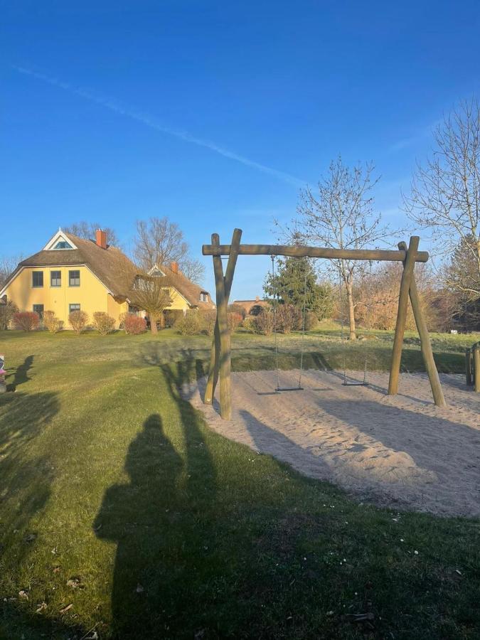 Poseritz Reetdachhaus Hasel 2ヴィラ エクステリア 写真